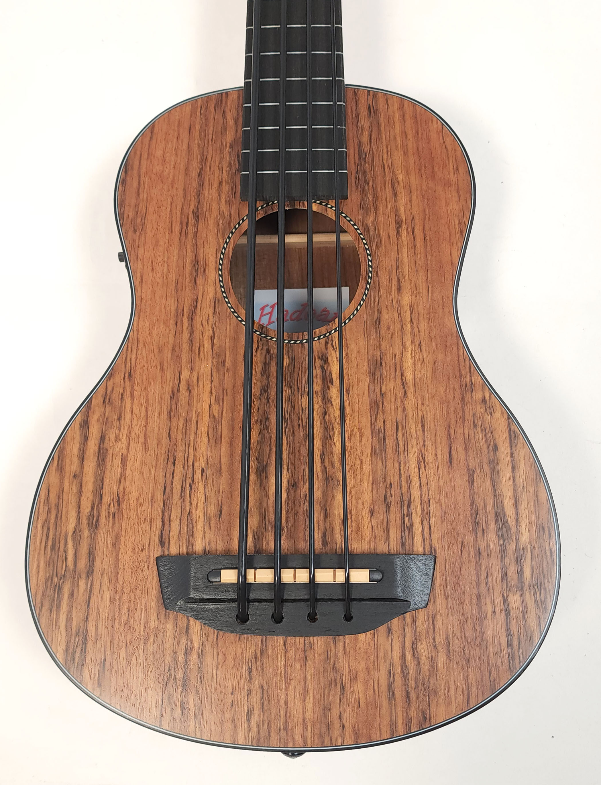 Hadean fretless outlet uke bass